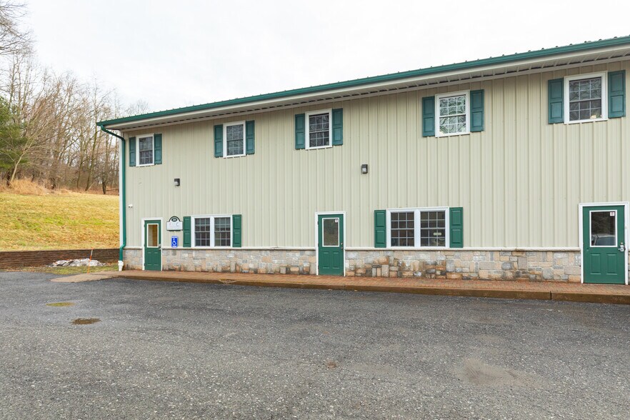 More Photos Of 72 Airport Dr, Wappingers Falls Manufacturing For Lease