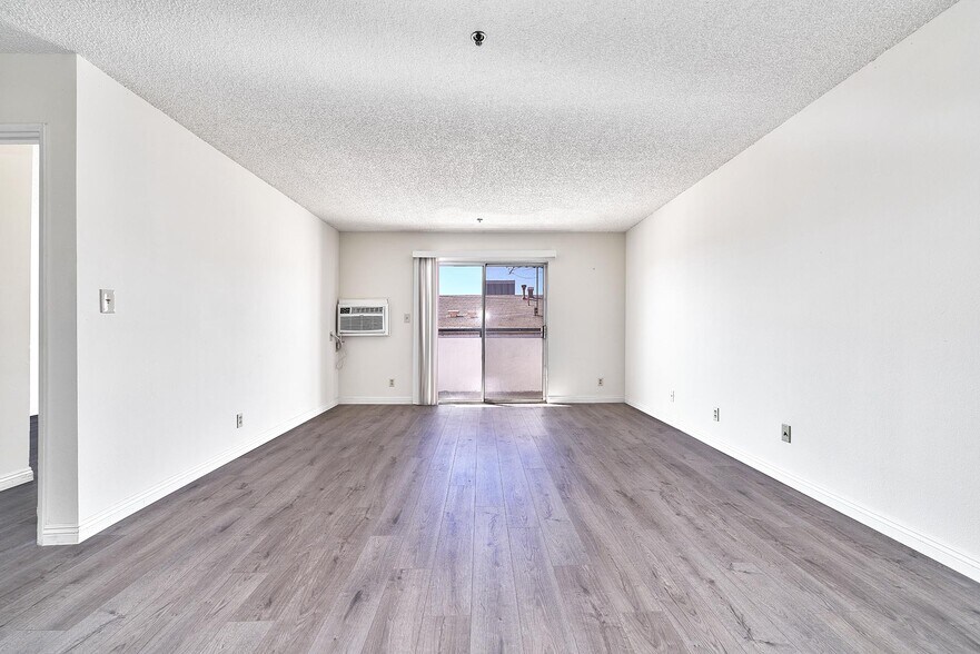 More Photos Of 209 S Alexandria Ave, Los Angeles Apartments For Sale