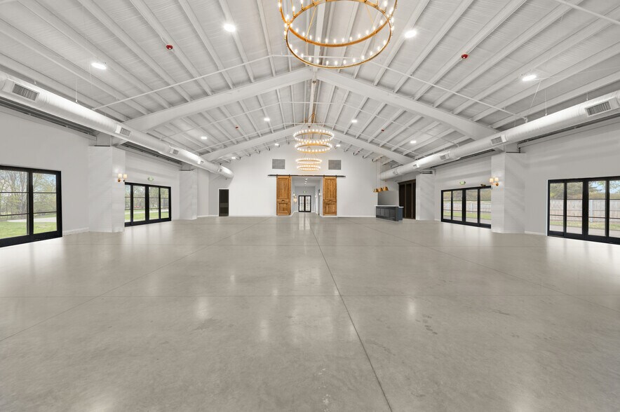 More Photos Of 6644 TX-61, Anahuac Theater Concert Hall For Sale