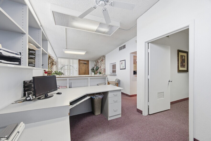 More Photos Of 218 S Maryland Pky, Las Vegas Office For Sale