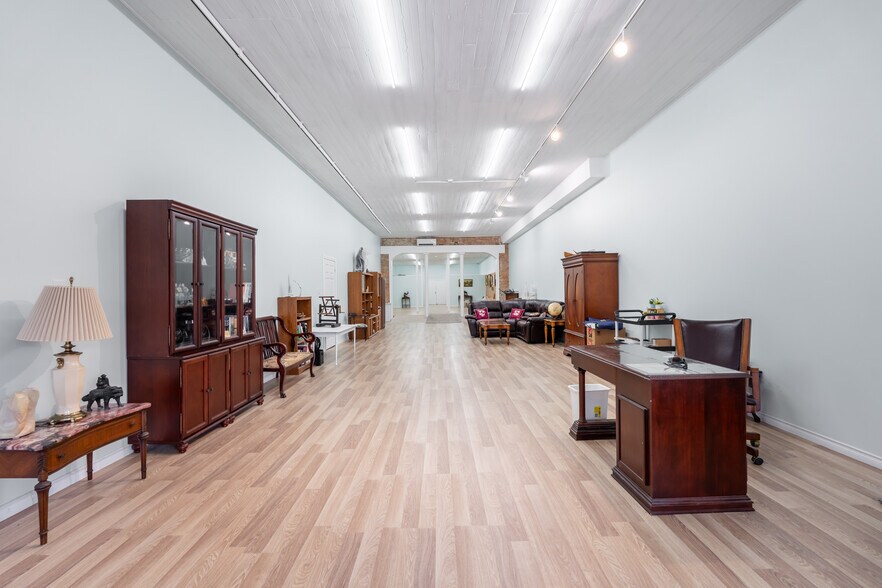 More Photos Of 7 Main St W, Ridgetown Storefront Retail Residential For Sale