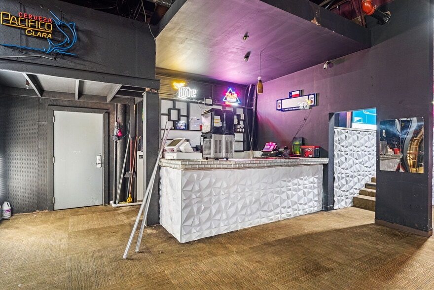 More Photos Of 13087 Hwy 271 N, Tyler Sports And Entertainment For Lease