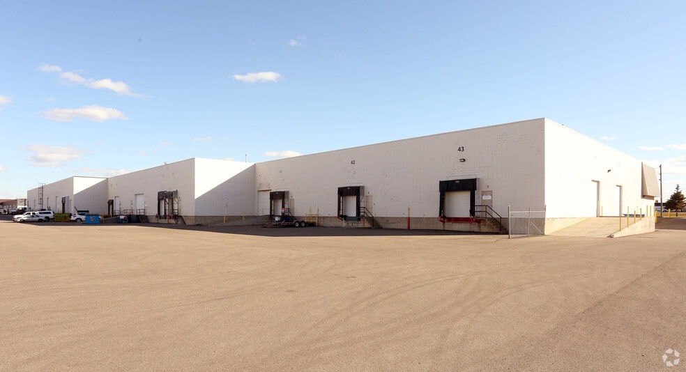 More Photos Of 4320-4348 81st Ave NW, Edmonton Warehouse For Lease
