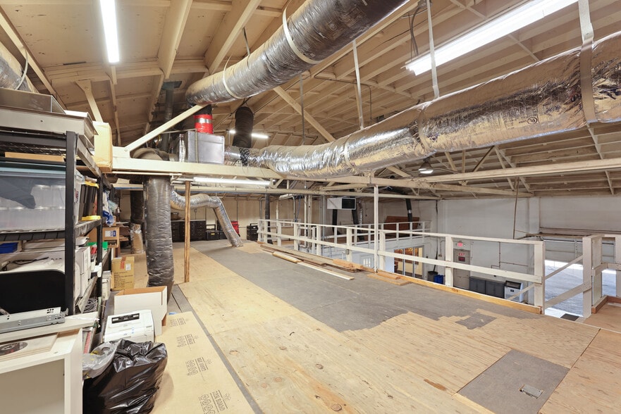 More Photos Of 702-714 W Fremont St, Stockton Light Distribution For Lease