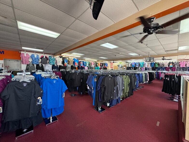 More Photos Of 413 W Whittier Blvd, Montebello General Retail For Sale