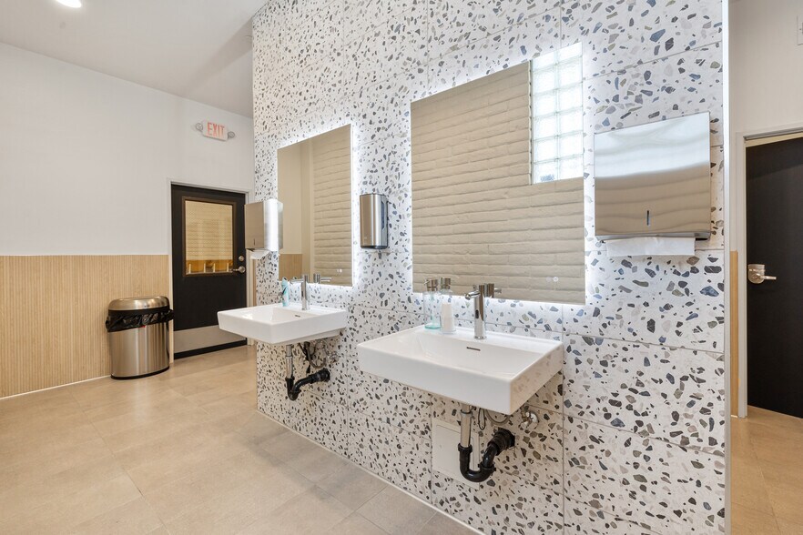 More Photos Of 3455 N Indian Canyon Dr, Palm Springs Unknown For Lease