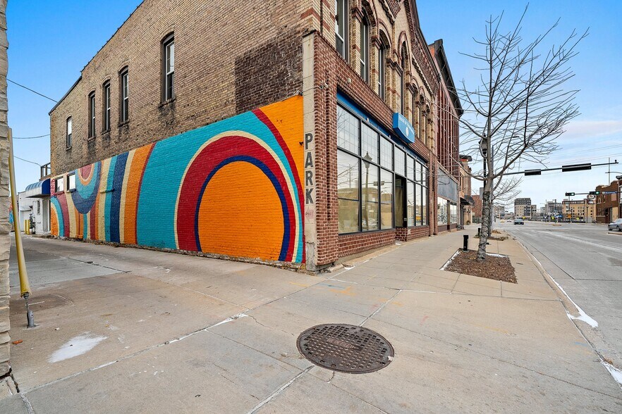 More Photos Of 408 Dousman St, Green Bay Storefront Retail Residential For Sale