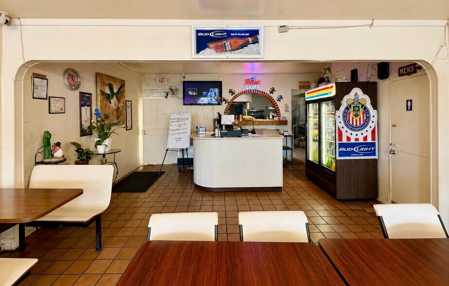 More Photos Of 10623 S Prairie Ave, Inglewood Storefront Retail Residential For Lease
