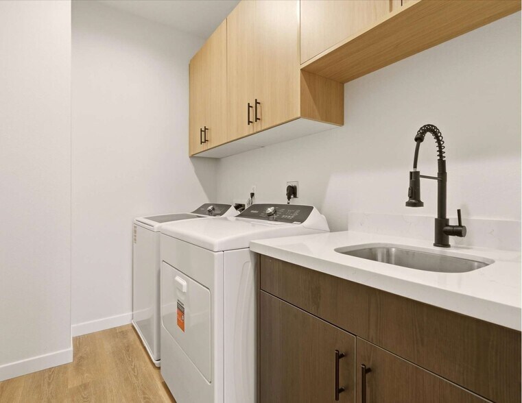 More Photos Of 5852 Norwood Ave, Riverside Multifamily For Sale