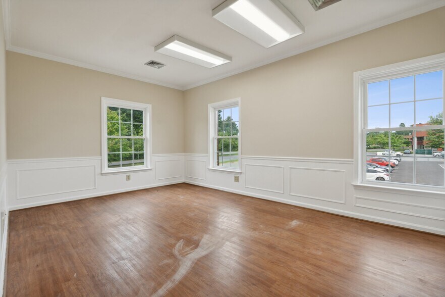 More Photos Of 1680 E Gude Dr, Rockville Office Residential For Lease
