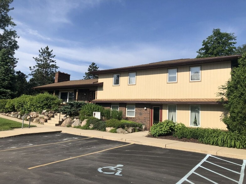 More Photos Of 959 Baker Rd, Dexter Office For Lease