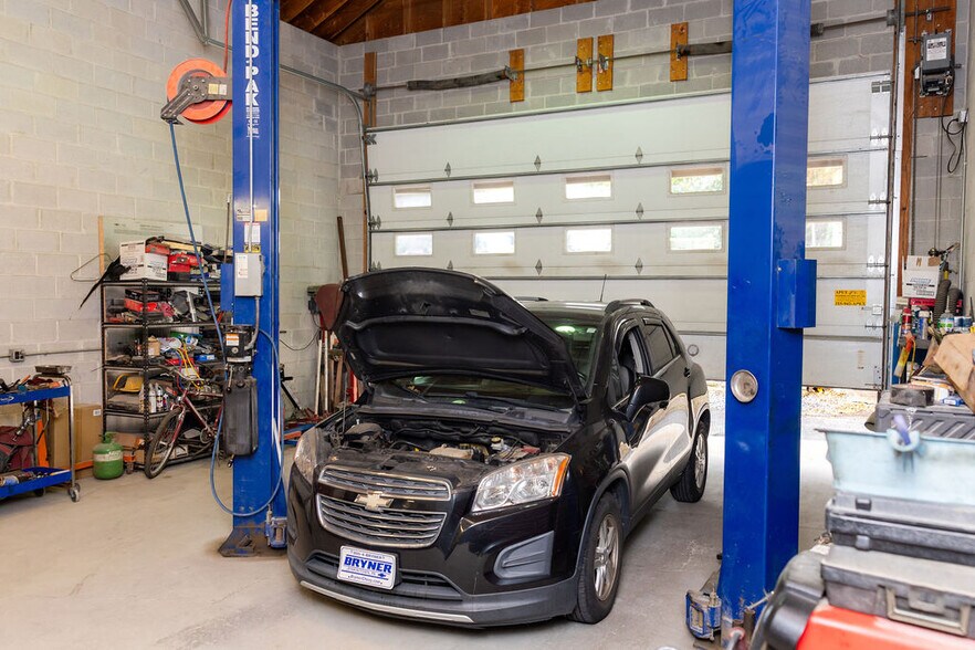 More Photos Of 8257 Frankford Ave, Philadelphia Auto Repair For Sale