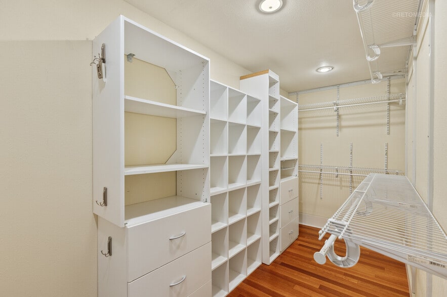 More Photos Of 2222 NW Irving St, Portland Apartments For Sale