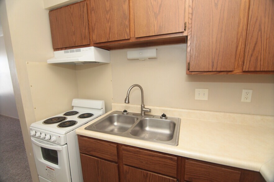 More Photos Of 1524 38th St, Rock Island Office Residential For Sale