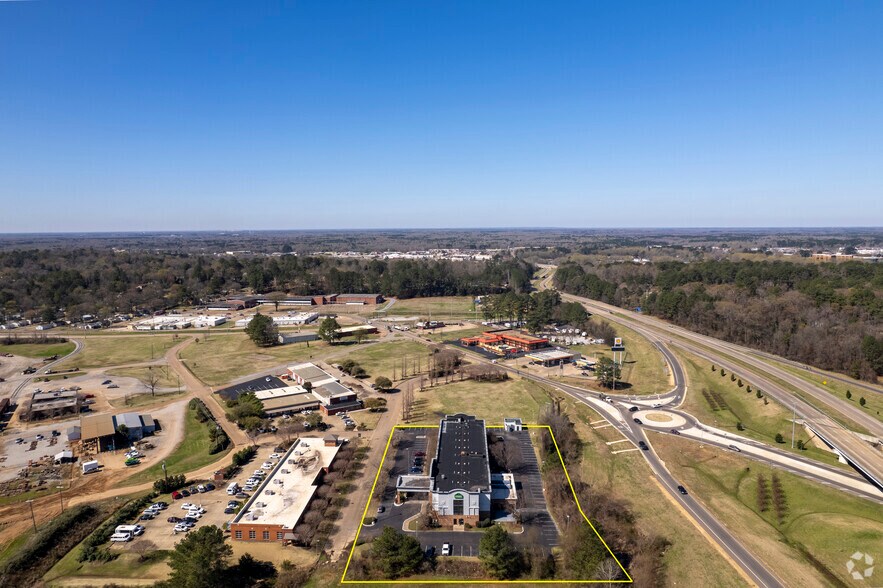 More Photos Of 129 Brickerton St, Columbus Hotel For Sale