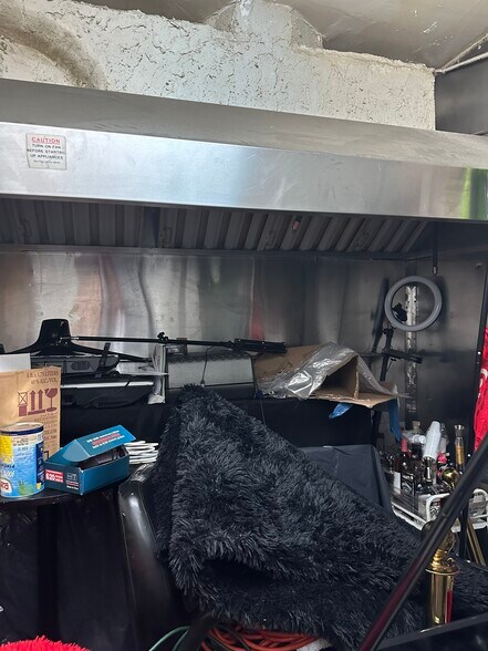 More Photos Of 861 Freeman St, Bronx Storefront Retail Residential For Lease