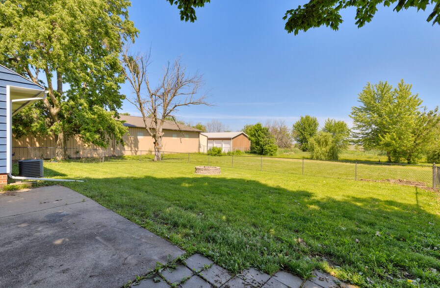 More Photos Of 1100 2nd St NE, Bondurant Industrial For Sale