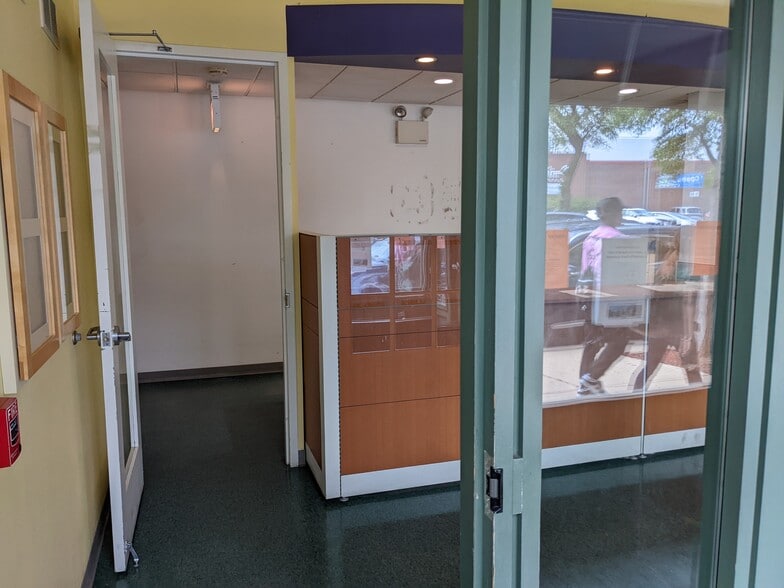 More Photos Of 316-24 Lake St, Oak Park Apartments For Lease