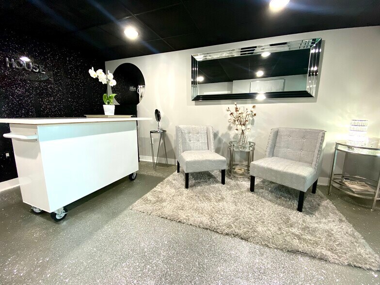 More Photos Of 777 S Palm Ave, Sarasota Coworking Space