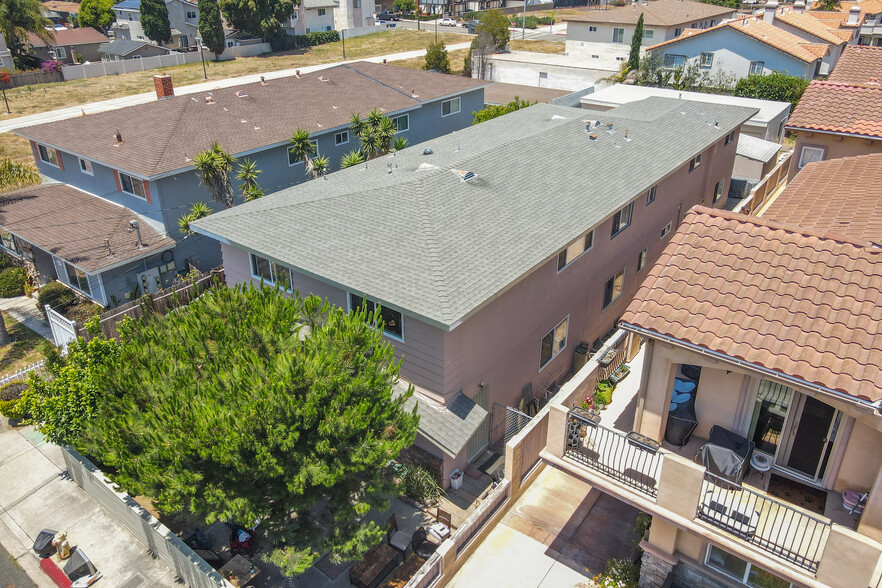 Primary Photo Of 2513 Carnegie Ln, Redondo Beach Multifamily For Sale