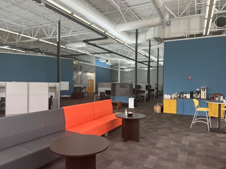 More Photos Of 5222-5230 33rd St SE, Grand Rapids Distribution For Sale