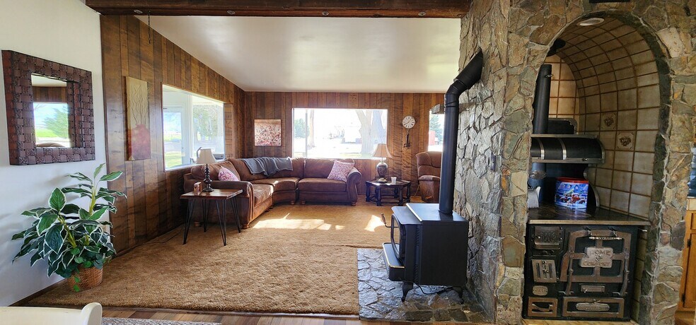 More Photos Of Fish Lake Valley, Dyer Land For Sale