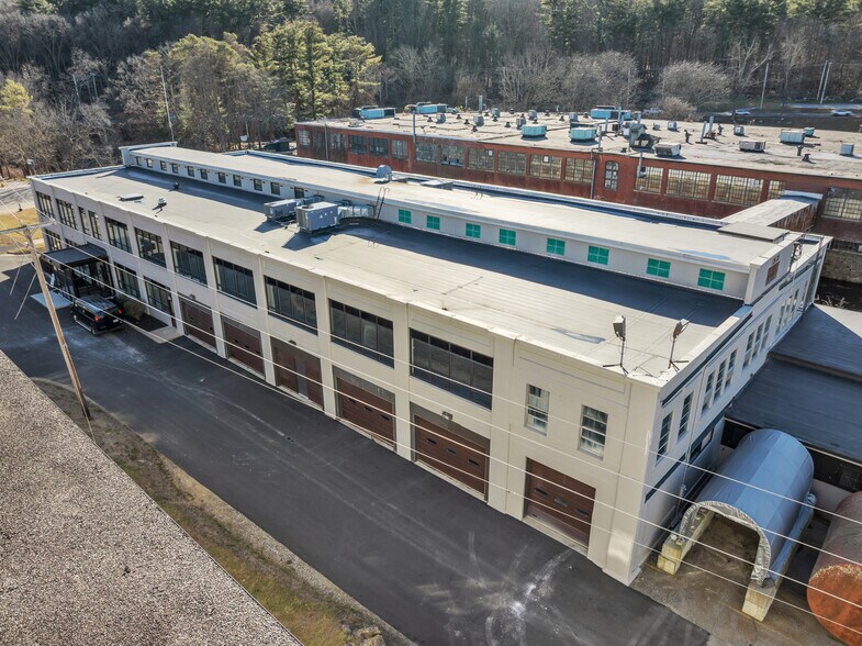 More Photos Of 80 Optical Dr, Southbridge Flex For Lease