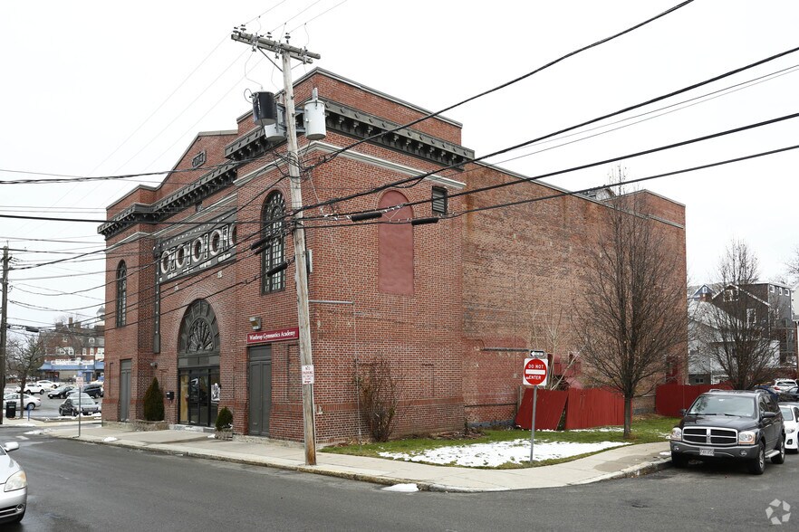 More Photos Of 64 Putnam St, Winthrop Storefront Retail Office For Lease