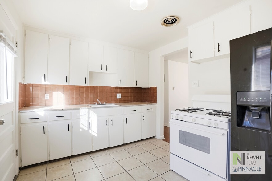 More Photos Of 7515 W 8th Pl, Lakewood Apartments For Sale