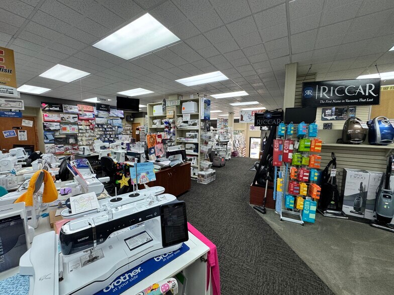 More Photos Of 223 E Main Ave, Bismarck Showroom For Sale