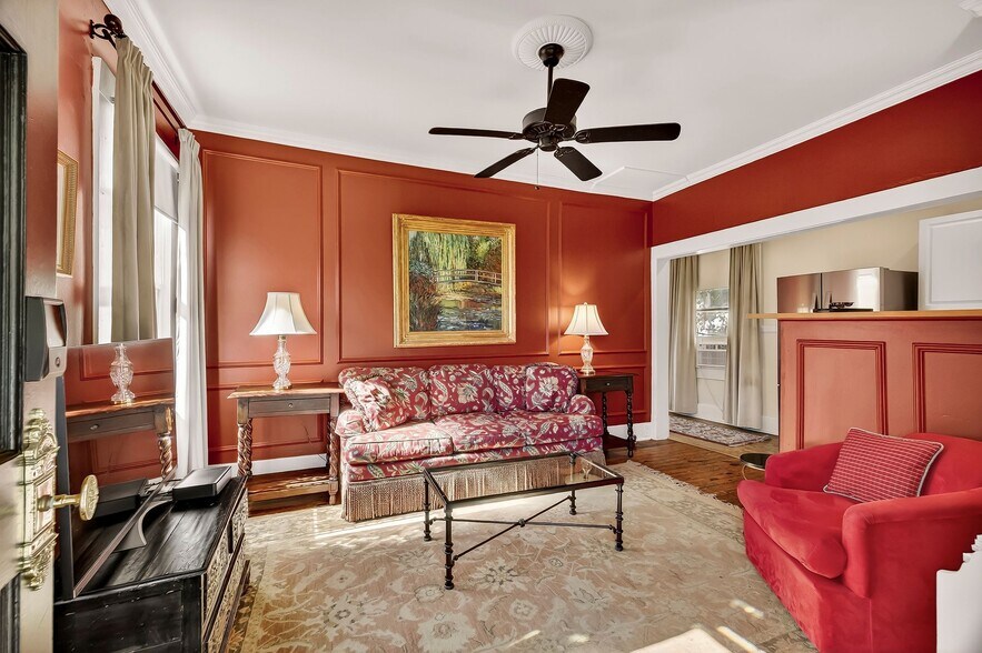 More Photos Of 107 E 35th St, Savannah Office For Sale