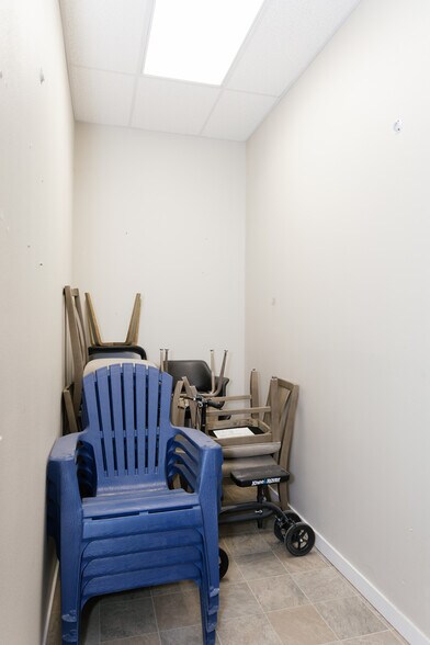 More Photos Of 2201 W Nob Hill Blvd, Yakima Freestanding For Lease