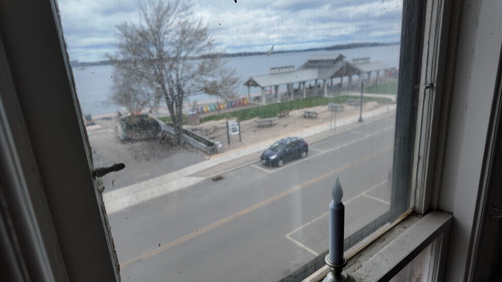 More Photos Of 335 Riverside Dr, Clayton Hotel For Lease