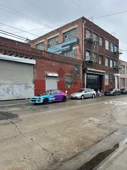 More Photos Of 615 S Anderson St, Los Angeles Manufacturing For Lease