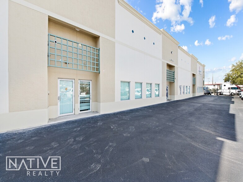 More Photos Of 3211-3225 S Andrews Ave, Fort Lauderdale Warehouse For Sale