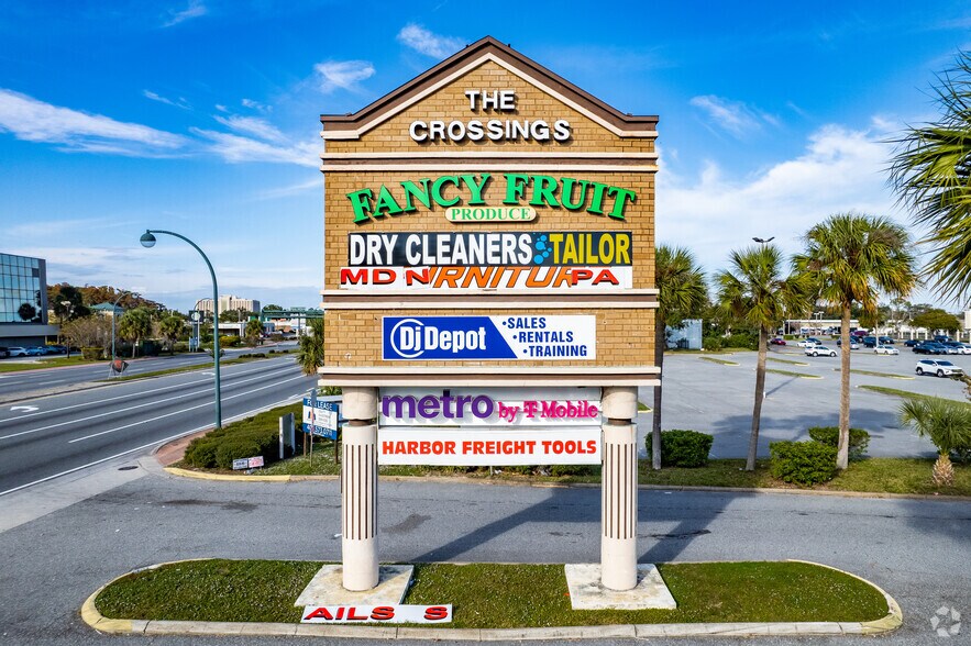 More Photos Of 7001-7089 S Orange Blossom Trl, Orlando Storefront For Lease