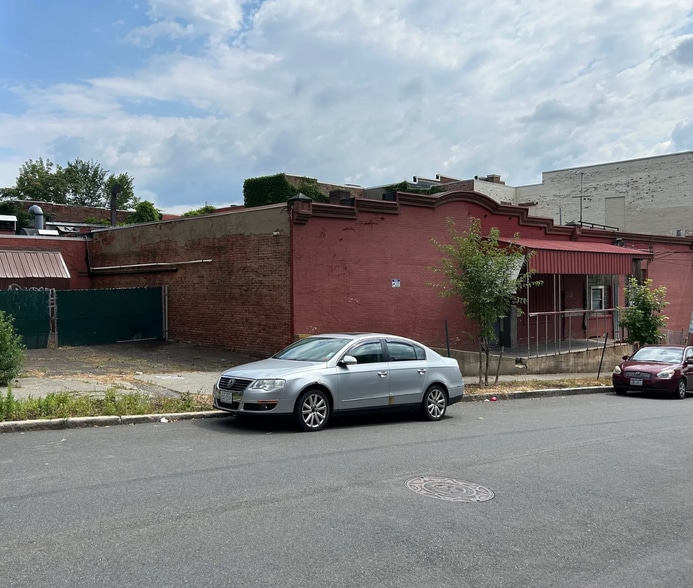Primary Photo Of 82-86 Westerlo St, Albany Refrigeration Cold Storage For Sale