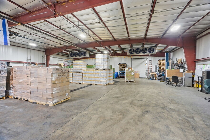 More Photos Of 8201 NE Hickory St, Minneapolis Truck Terminal For Sale