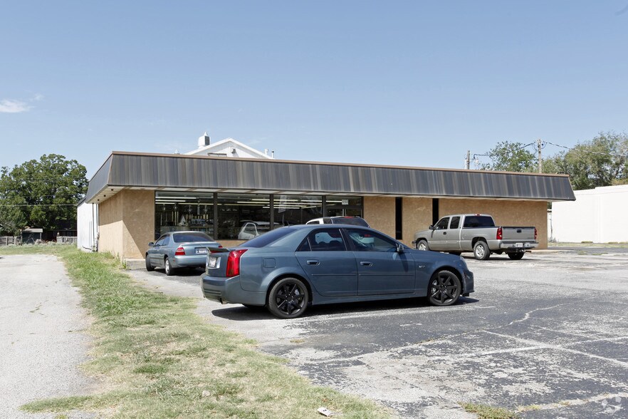 More Photos Of 1202 N Flood Ave, Norman Auto Repair For Sale