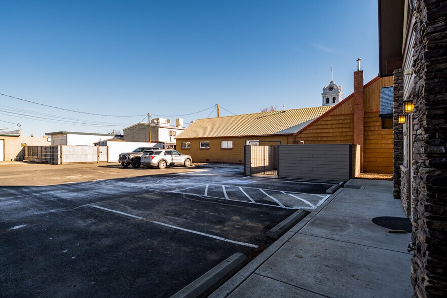 More Photos Of 267 NE 2nd St, Prineville Office For Lease