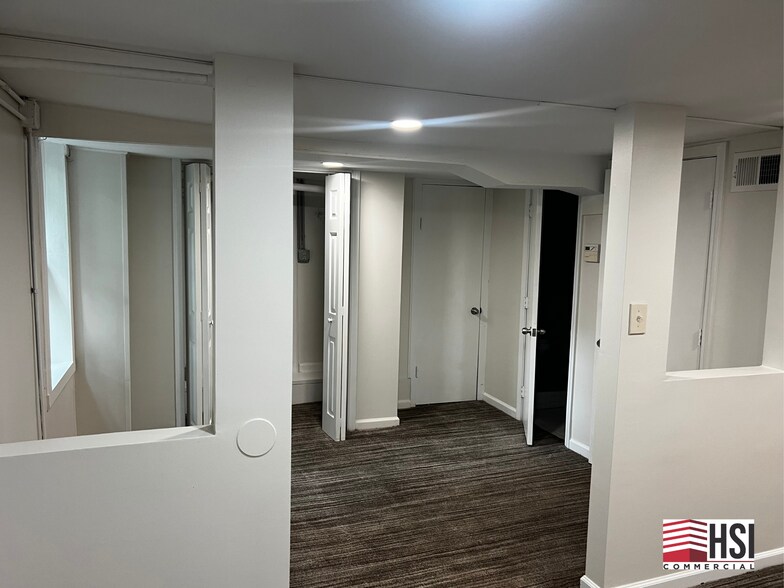 More Photos Of 280 E Crossville Rd, Roswell Office For Lease