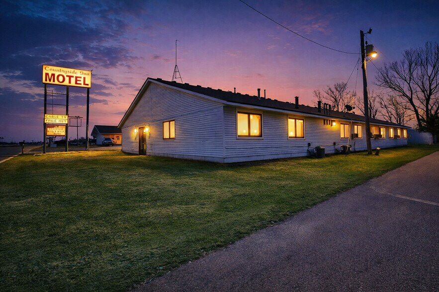 More Photos Of 2102 E Main St, Albert Lea Hotel For Sale