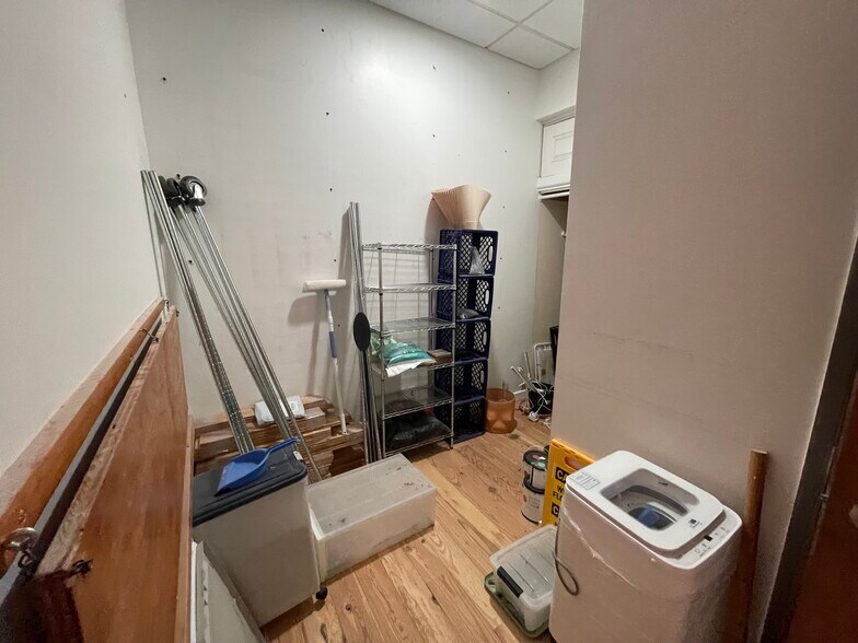 More Photos Of 4216 28th Ave, Astoria Office For Lease