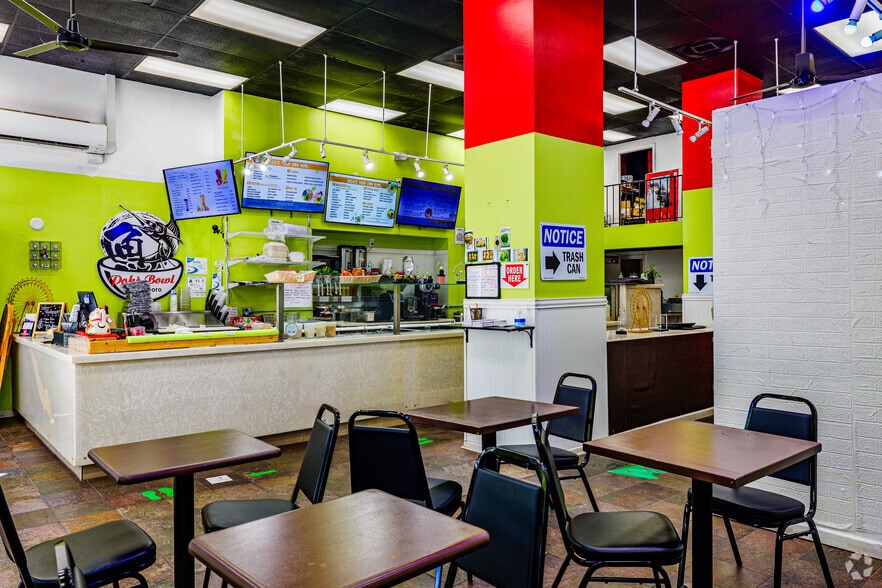 More Photos Of 114 N Elm St, Greensboro Office For Lease