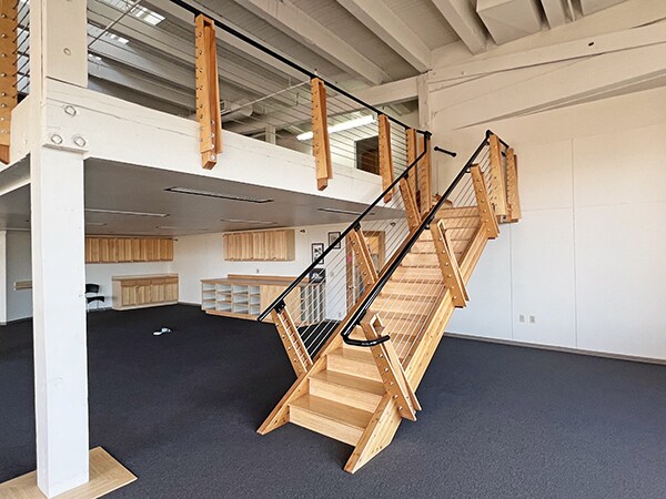 More Photos Of 1006 SE Grand Ave, Portland Loft Creative Space For Lease