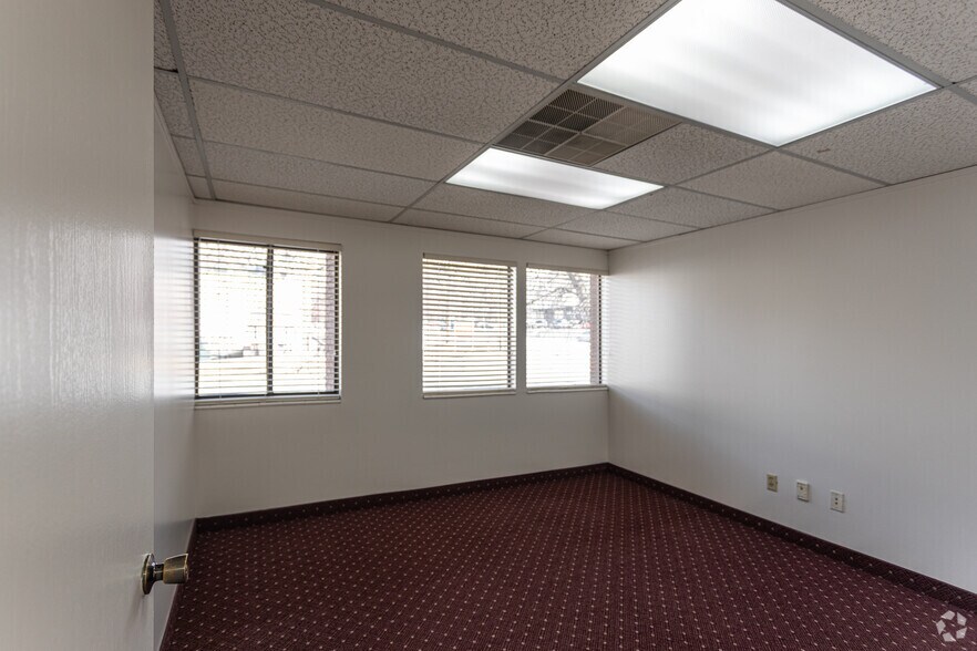 More Photos Of 1140 36th St, Ogden Office For Lease