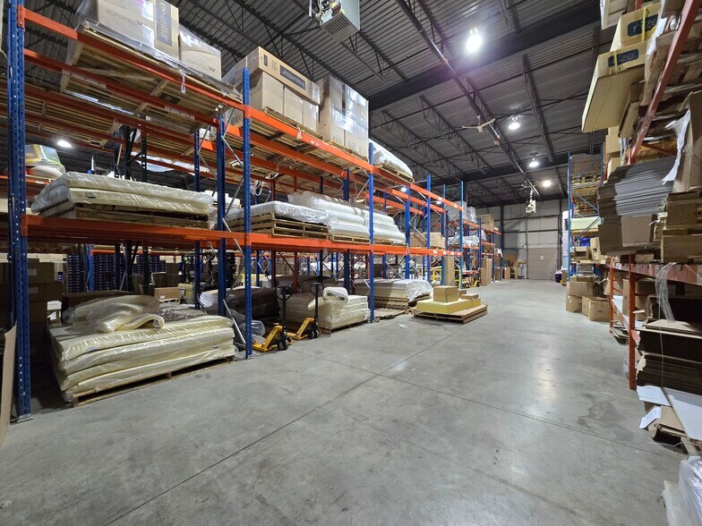 More Photos Of 2700-2760 Boul Daniel-Johnson, Laval Warehouse For Lease