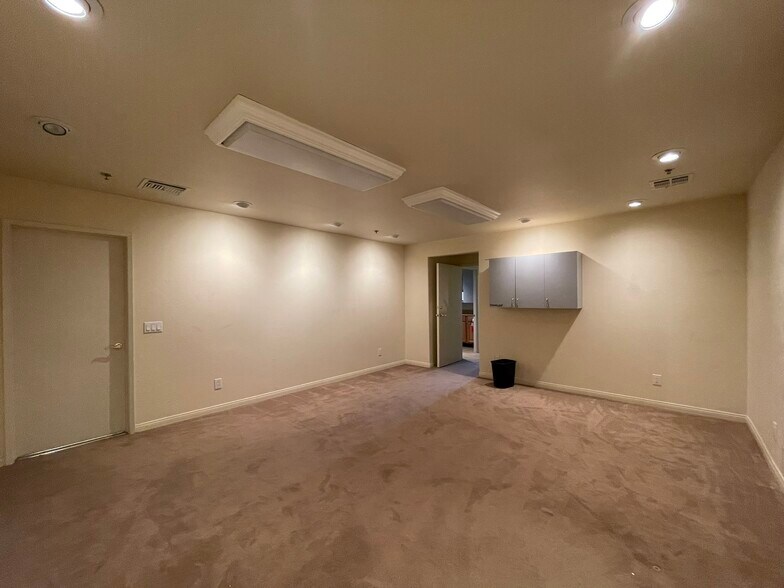 More Photos Of 77570 Springfield Ln, Palm Desert Warehouse For Sale