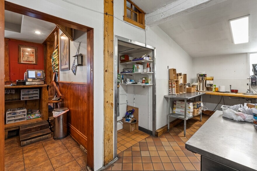 More Photos Of 2711 W College St, Bozeman Restaurant For Sale