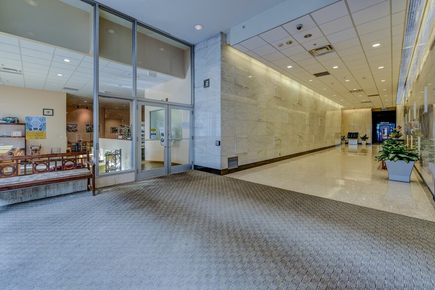 More Photos Of 607 Market St, Knoxville Office For Lease